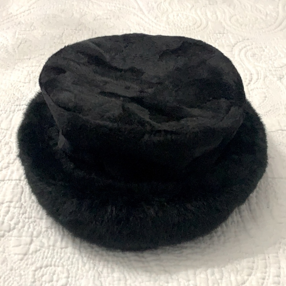 AS-NEW So warm/cozy Black, ladies LAPLEIN winter hat